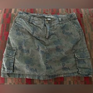 St. John’s Bay Skort Size 12 Olive Green/Blue Pattern